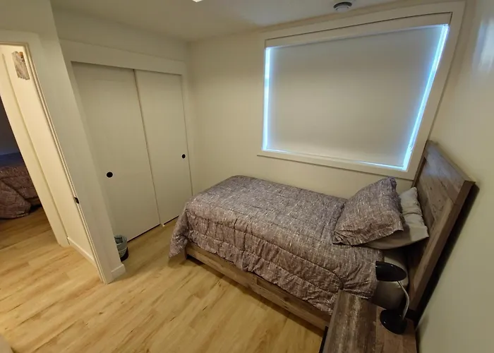 A Stylish 2 Bdr With A Blend Of Cozy And Peace!