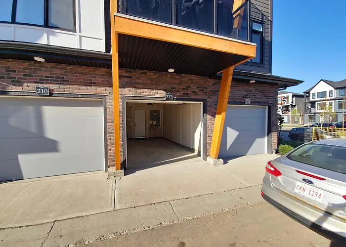 A Stylish 2 Bdr With A Blend Of Cozy And Peace!